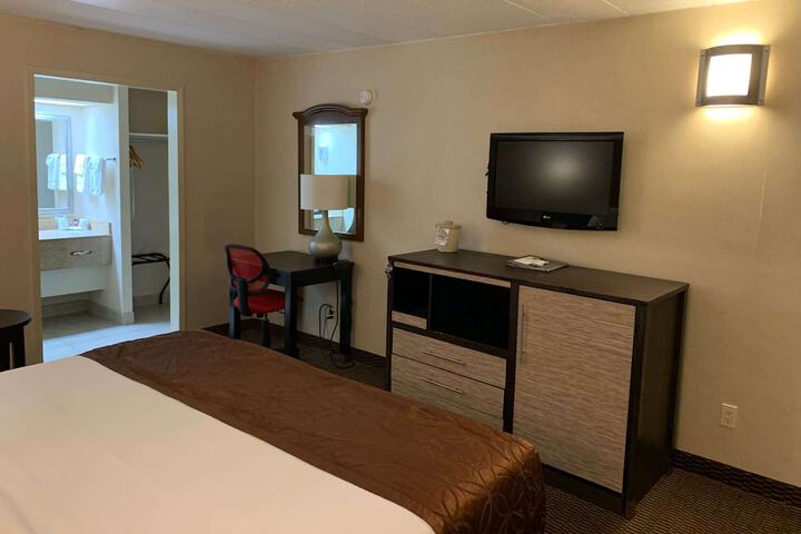 Room 42 of 60