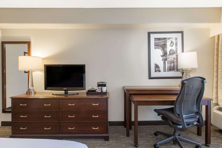 Room 33 of 54