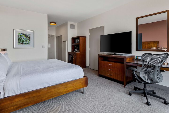 Room 64 of 94