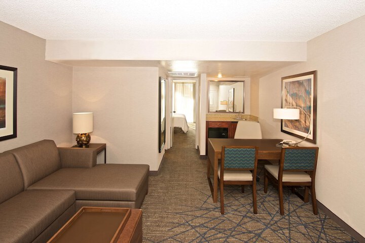Room 32 of 74