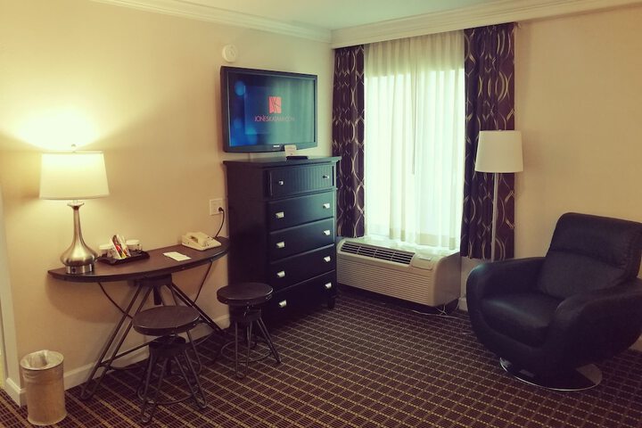 The Wilshire Grand Hotel