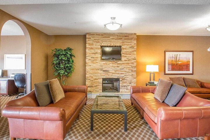 Comfort Inn & Suites