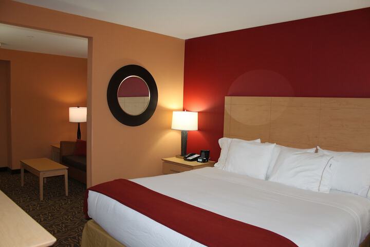 Room 13 of 21