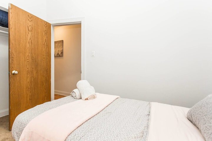 Room 9 of 17