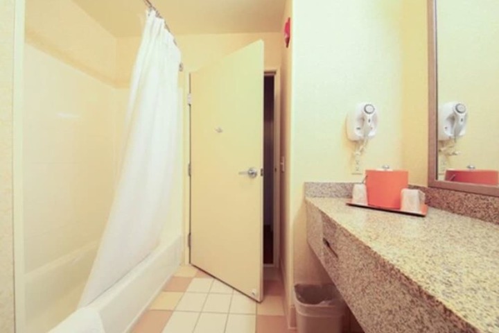 Room 26 of 35