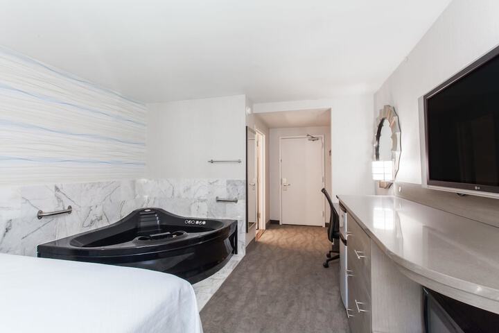 Room 6 of 26