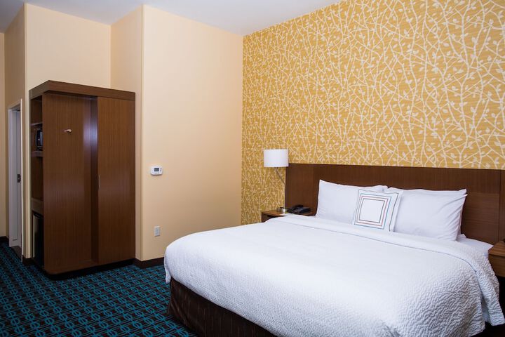 Room 13 of 30