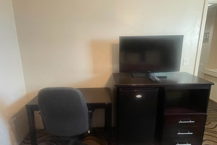Room 12 of 15