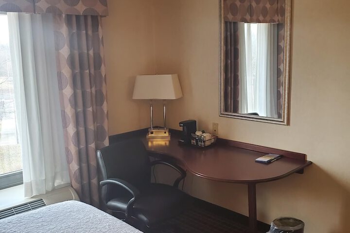 Room 33 of 47