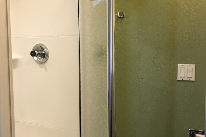 Room 44 of 76