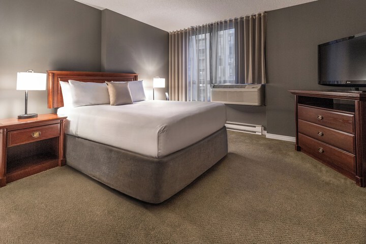 Room 32 of 99