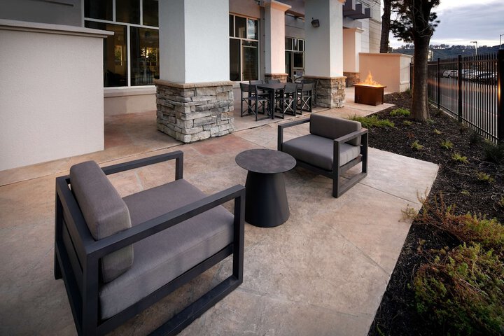 Embassy Suites by Hilton San Rafael at Marin Center