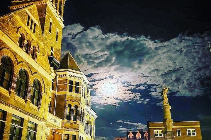 City Hall Grand Hotel