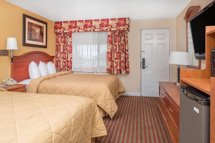 Room 13 of 24