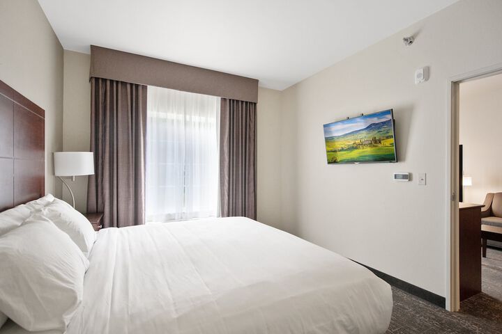 Room 28 of 69