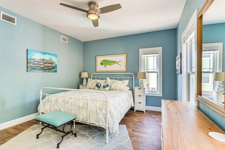 Steps to Beach: Home w / Sunset Views in Cedar Key!