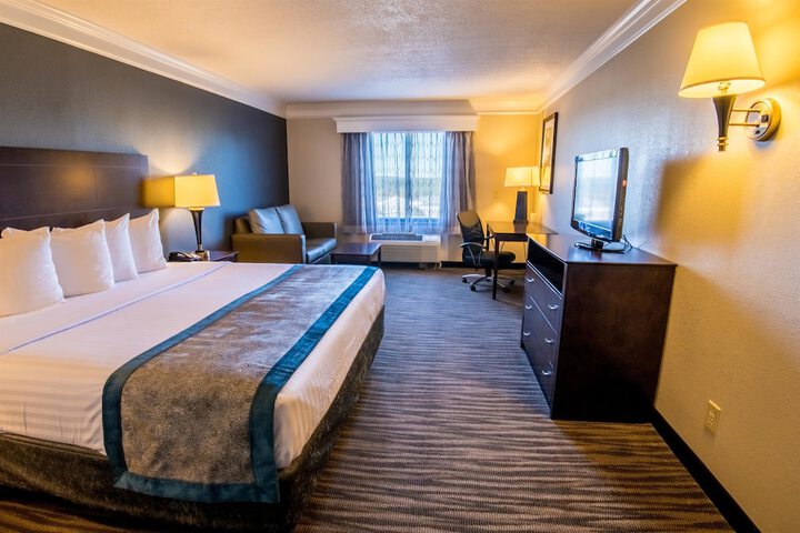 Room 14 of 16