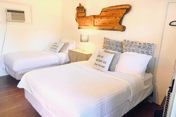Room 46 of 100