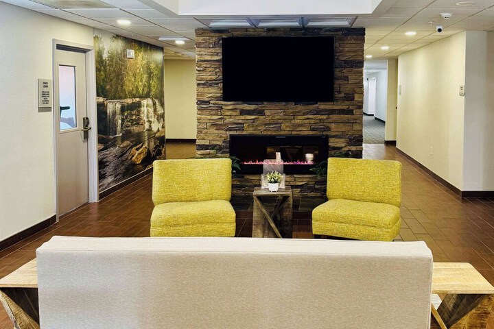 Clarion Pointe Albemarle