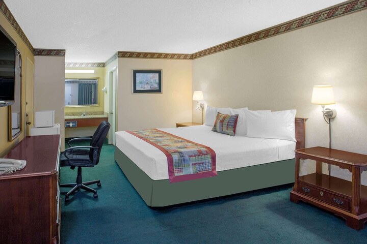 Room 12 of 22