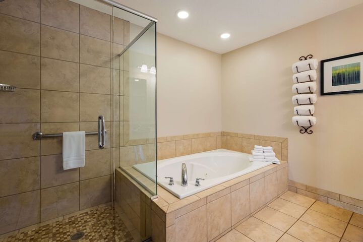 Best Western Plus Landmark Hotel