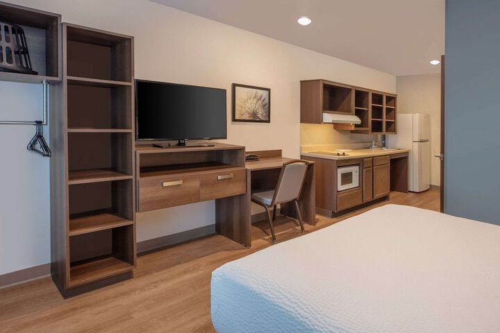 Room 10 of 28