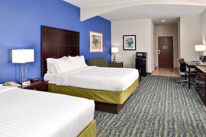 Room 35 of 61