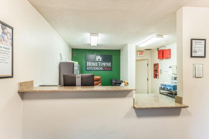HomeTowne Studios Cincinnati - Sharonville