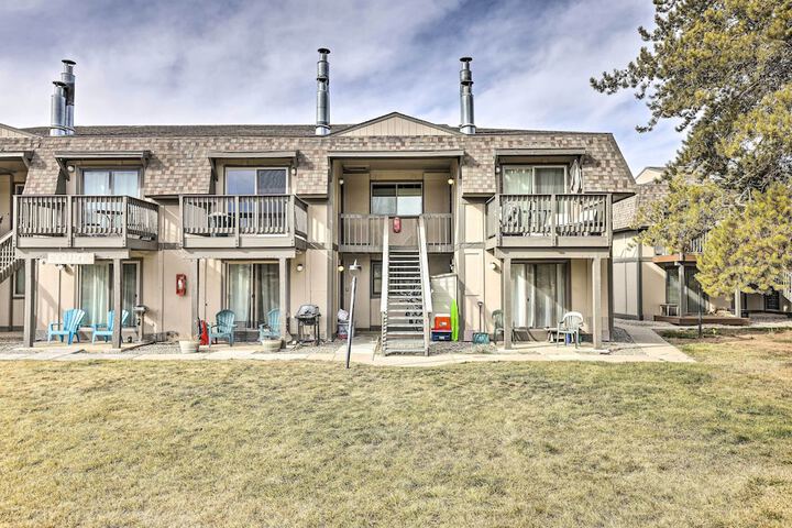 Condo w / Balcony & Views - Steps to Ski Shuttle!