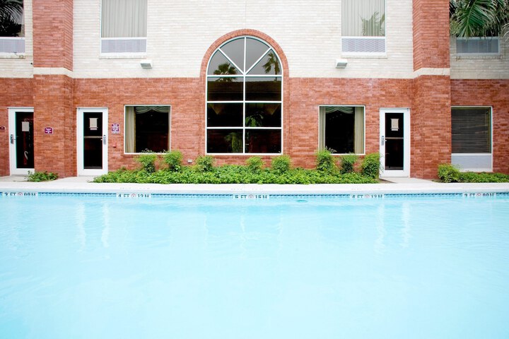 Pool 13 of 47