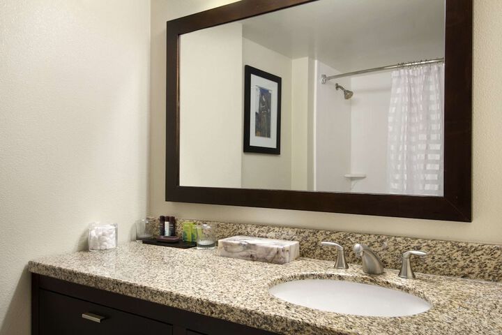 Embassy Suites by Hilton Seattle Tacoma International Airport
