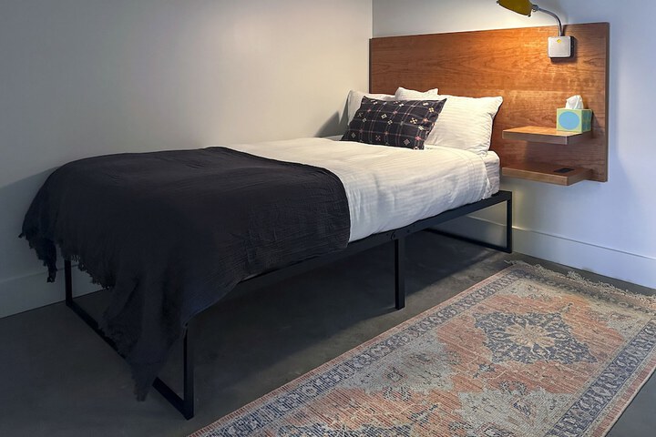 Room 33 of 67