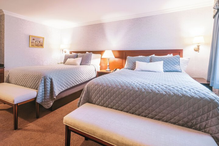 Red Coach Inn