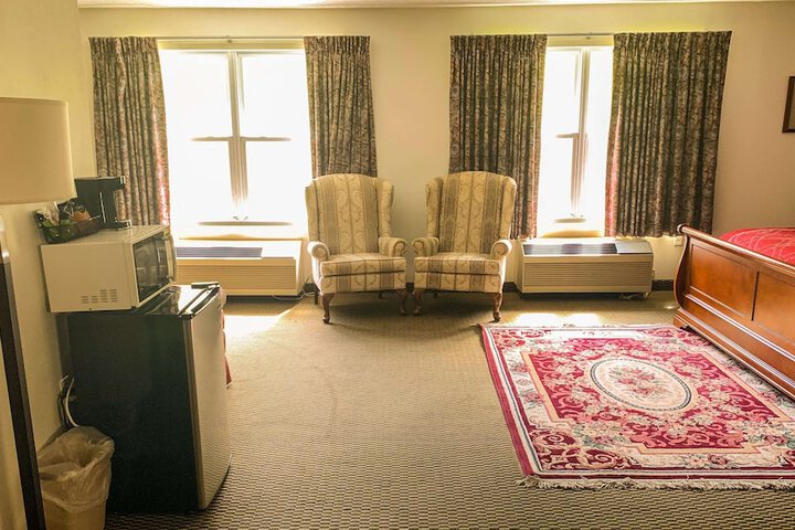 Room 18 of 33