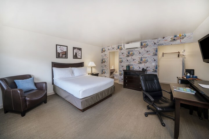 Room 11 of 21