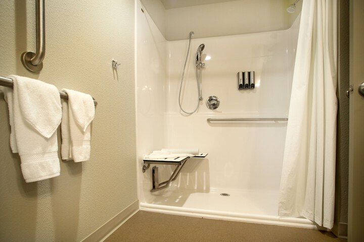 Room 26 of 49
