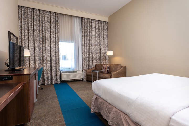 Room 16 of 28