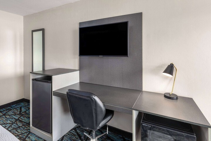 Room 22 of 34