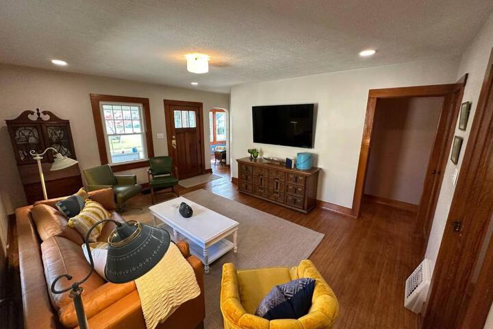 Vintage Charm on Elson Ave