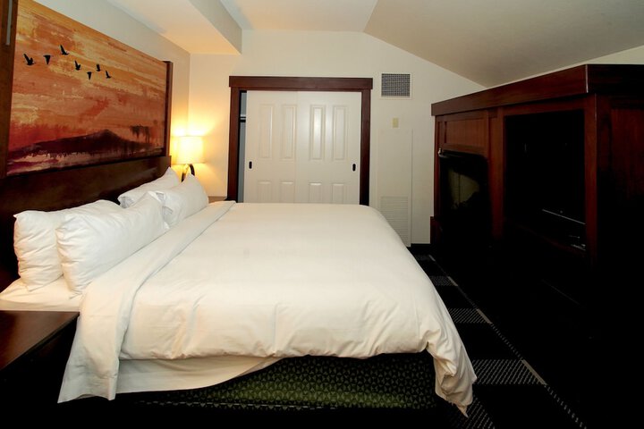 Heavenly Village Condos - Grand Residence