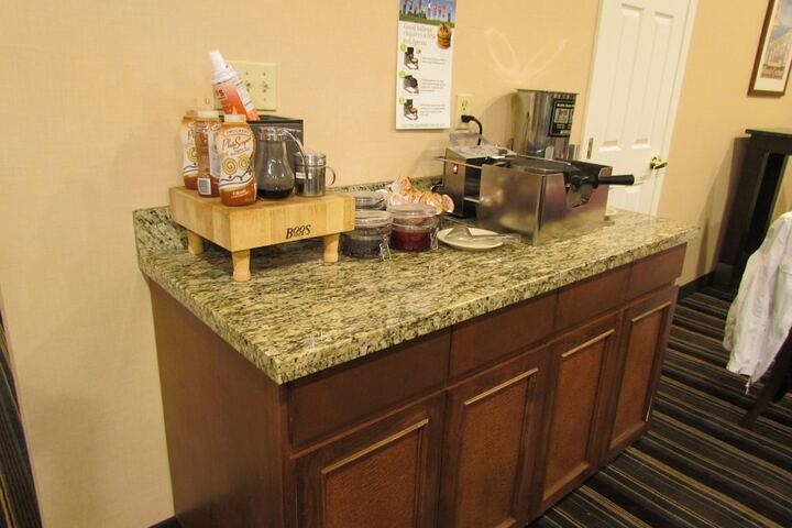 Breakfast/Coffee Service 31 of 40