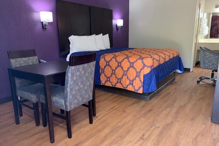 Room 15 of 16