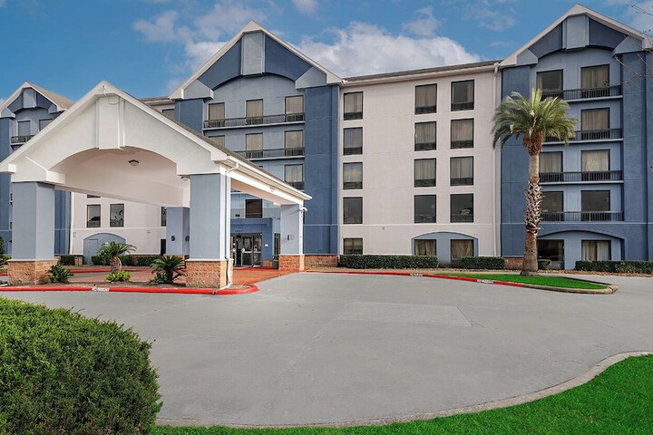 Hotel 4 of 37