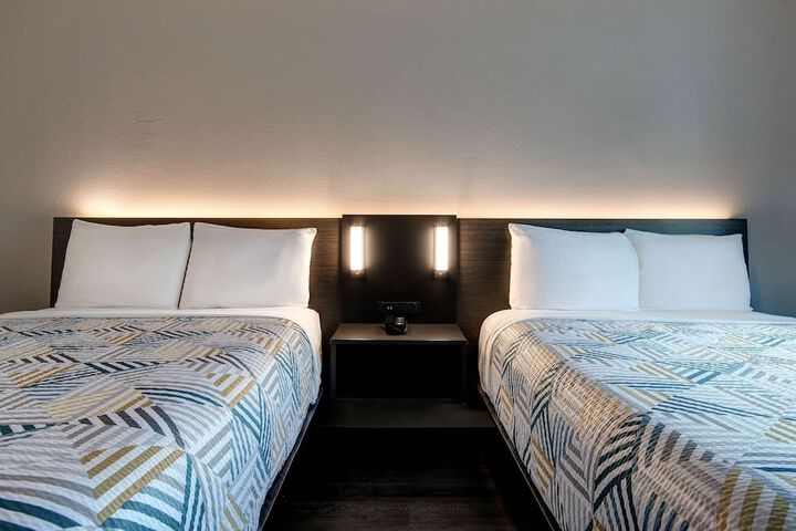 Room 13 of 26