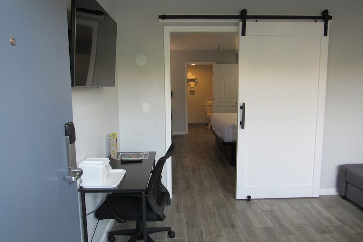 Room 37 of 61