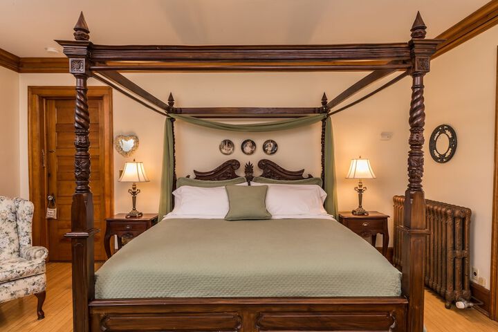 Honeybee Inn Bed & Breakfast