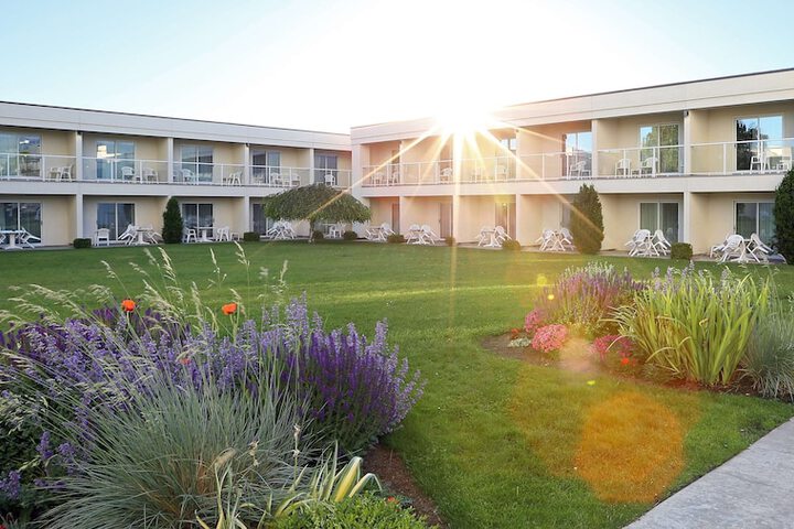 Hotel 2 of 71