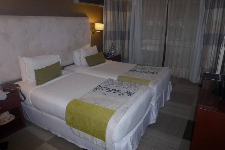 Room 25 of 39