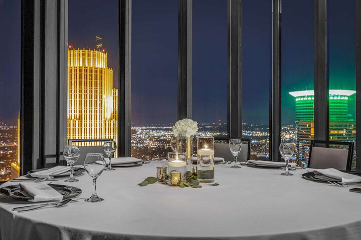 The Marquette Hotel Curio Collection by Hilton