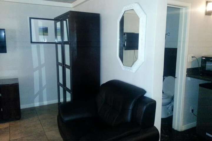 Room 50 of 66